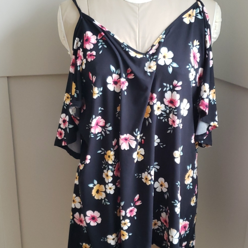 Floral cold shoulder shirt